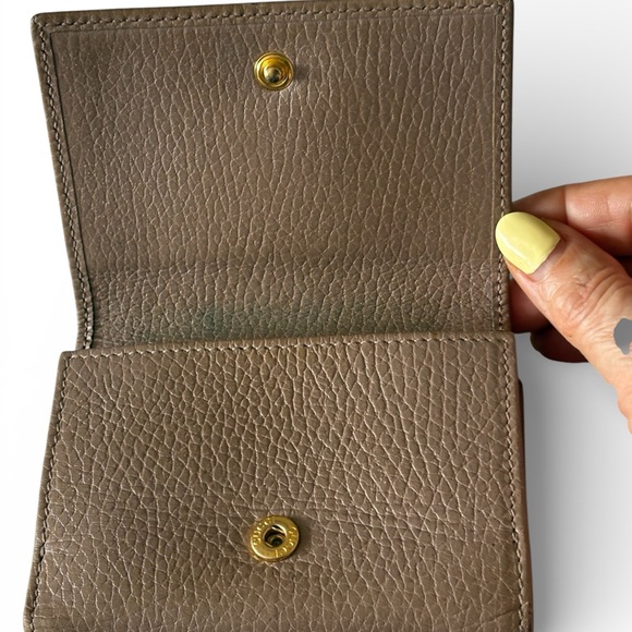 Gucci Taupe marmot small trifold Leather Wallet with Gold Logo - Picture 3 of 15